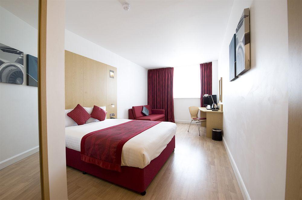 London Airport By Ihg Hotel 3*