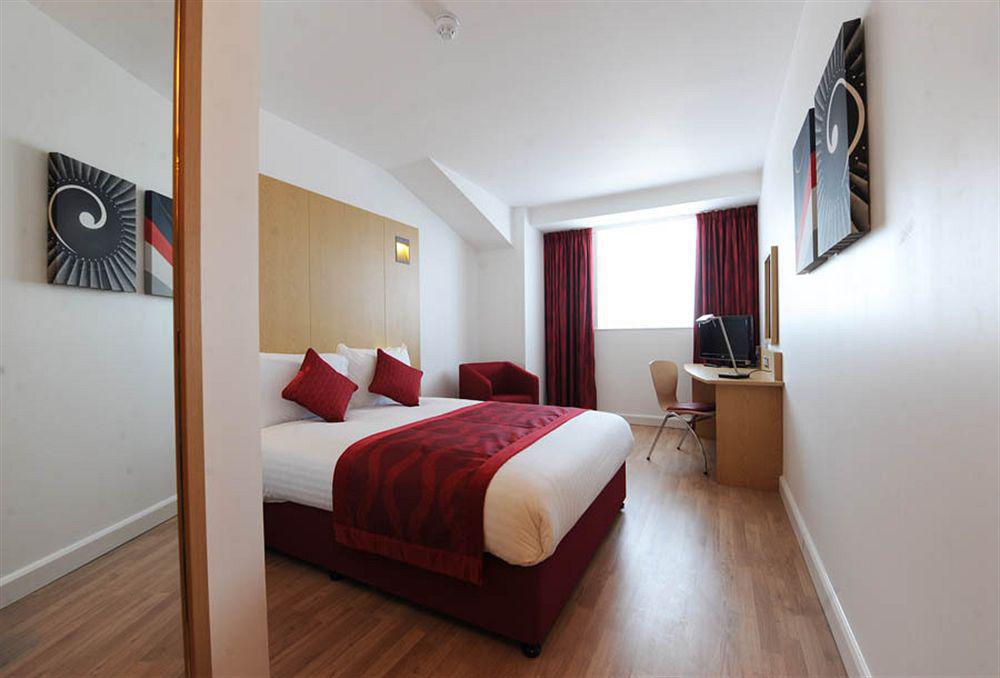 London Luton Airport By Ihg Hotel 3*