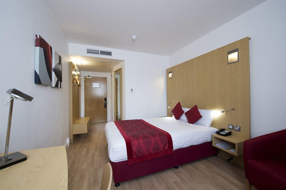 London Luton Airport By Ihg Hotel 3*